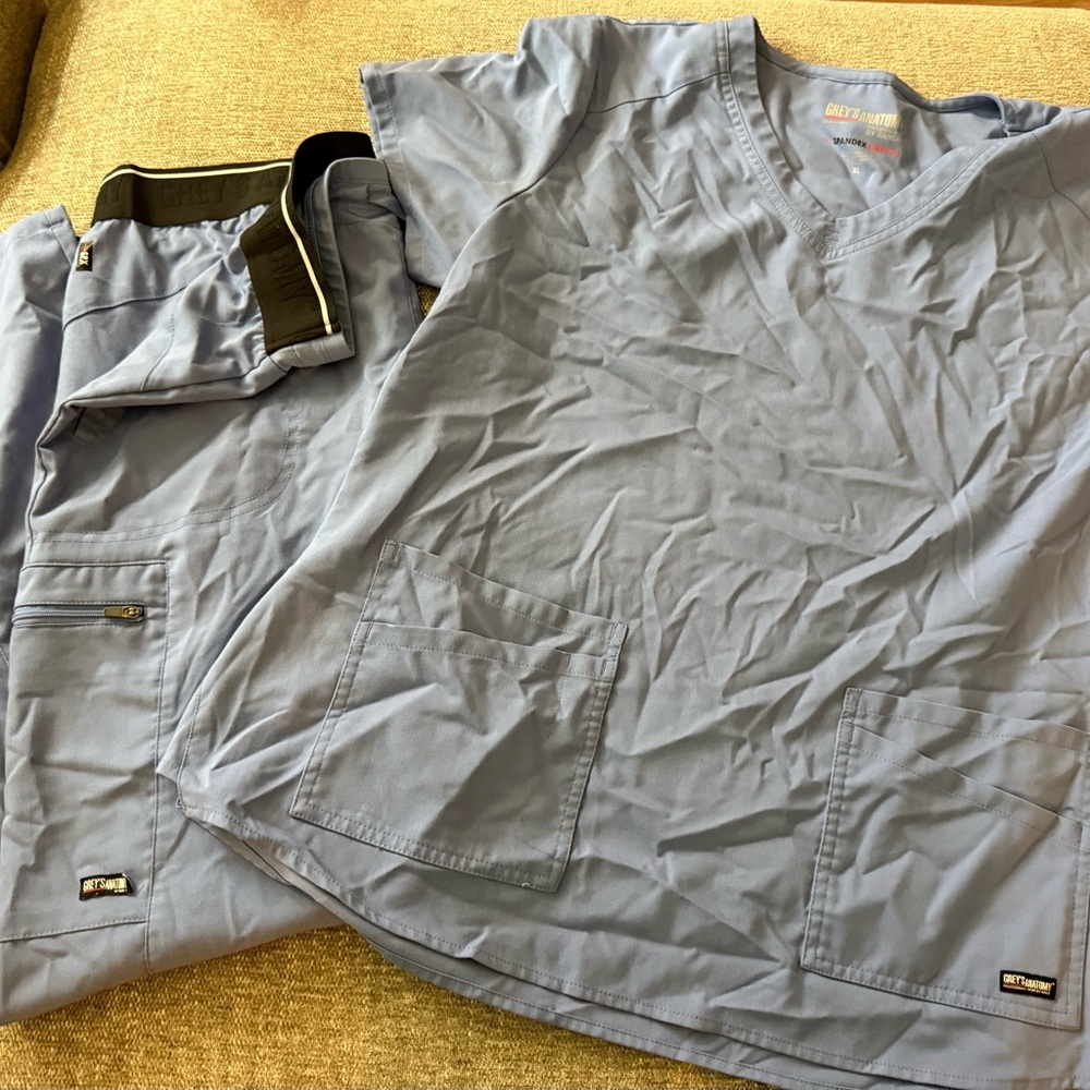 Fabletics Navy Track Joggers with Drawstring - Picture 5 of 16